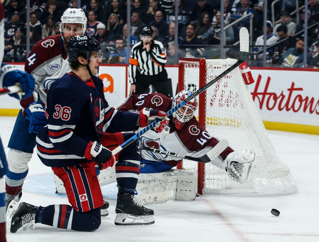 Longsoran salju tidak bisa menyelesaikan Connor Hellebuyck dengan kekalahan 1-0