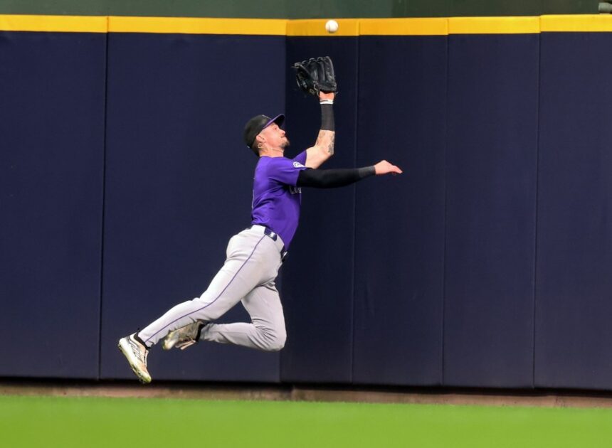 Brenton Doyle dari Rockies memenangkan Penghargaan Sarung Tangan Emas NL Rawlings ke-2 berturut-turut