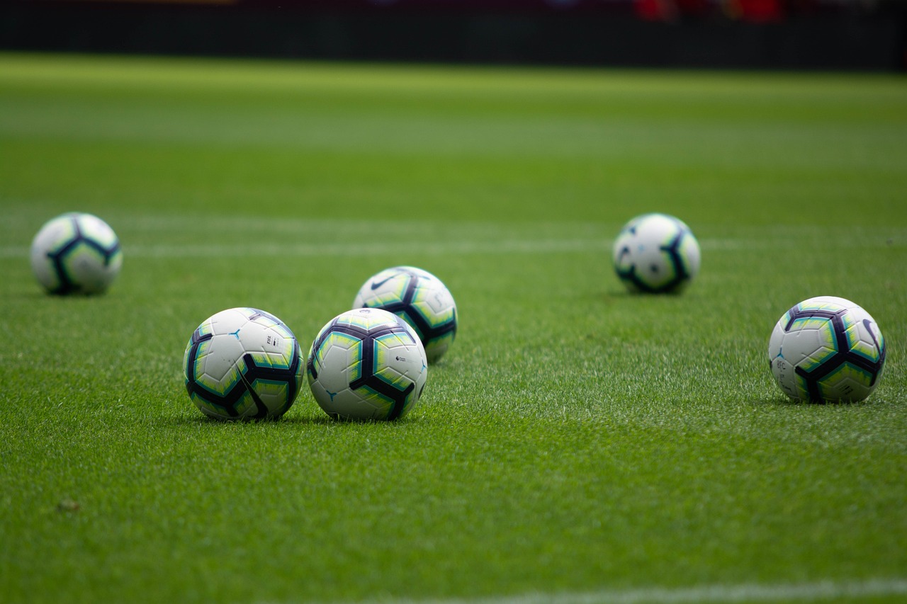 Tim Liga Premier mana yang memiliki jendela transfer Januari terbaik?