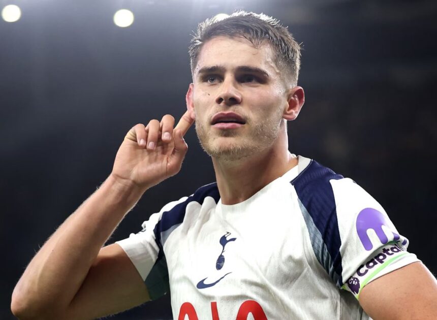 Bek Tottenham Paling Ngebut Bikin Dua Raksasa Premier League Saling Siku!