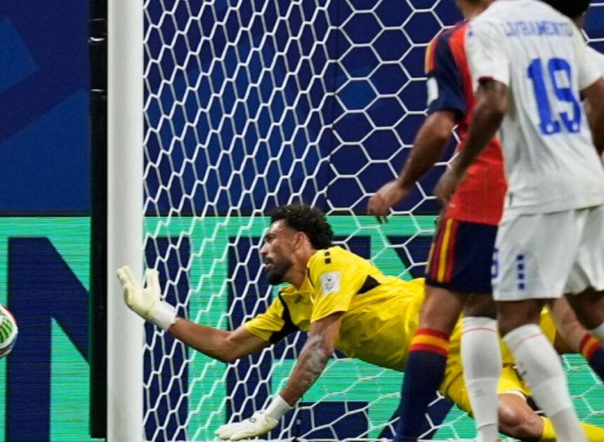Setelah 18 tembakan dilepaskan, Spanyol masih belum mampu mendobrak Tanjung Verde