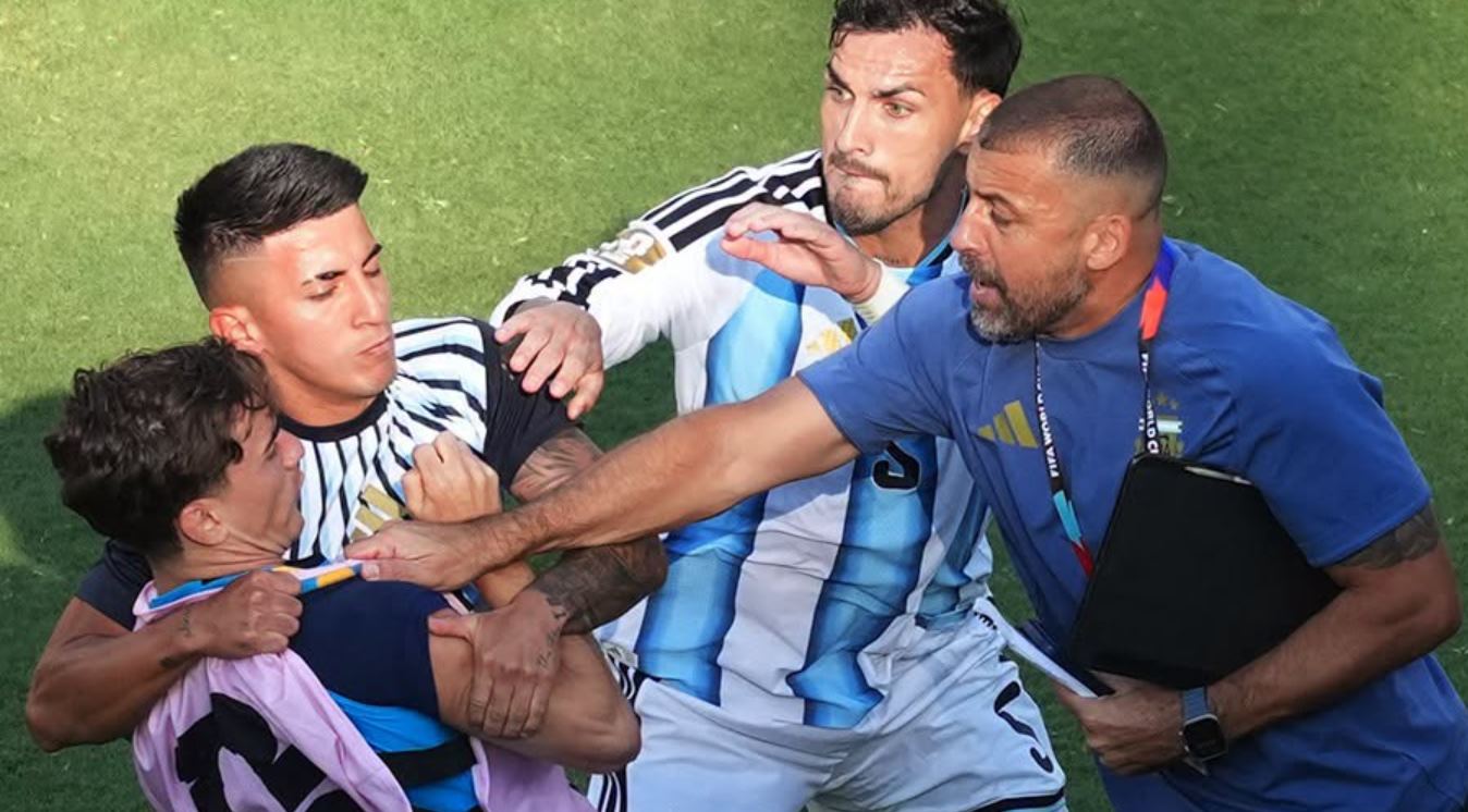 FIFA Hapus Kartu Merah Paredes, Gelandang Argentina Akhirnya Angkat Bicara